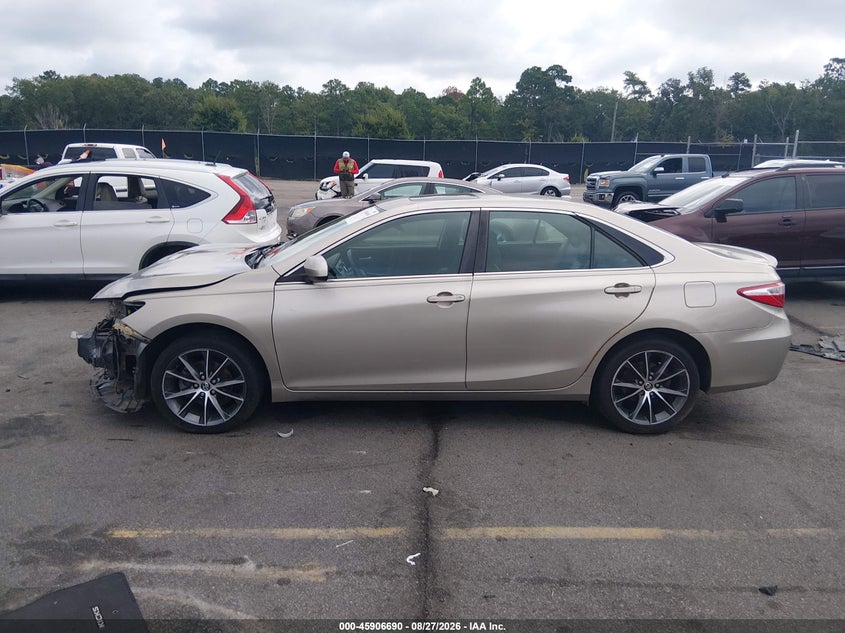 TOYOTA CAMRY - zdjęcie 13