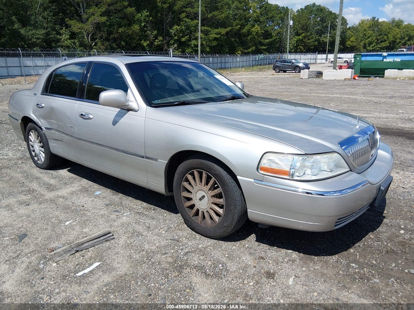 2005 LINCOLN TOWN CAR SIGNATURE LIMITED