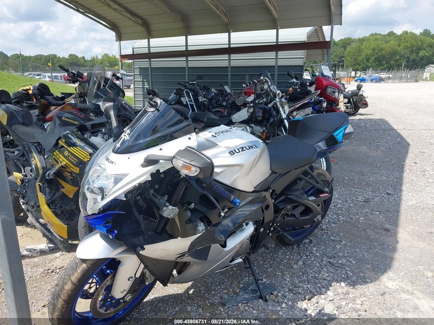 2026 SUZUKI GSX-R600 auction photo 2