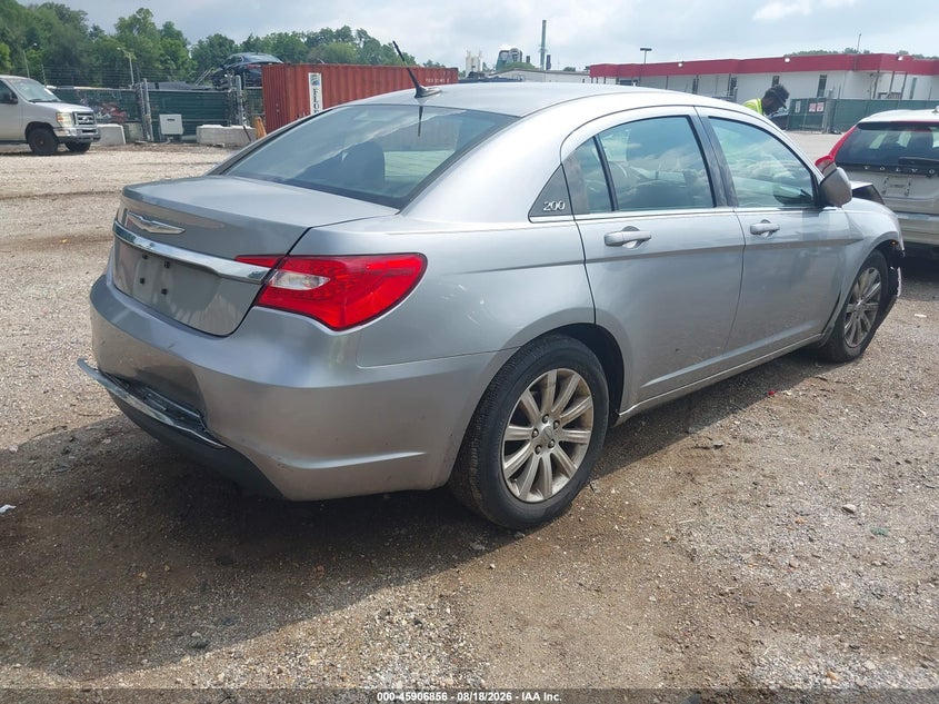2013 CHRYSLER 200 auction photo 4