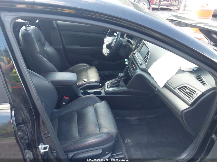 HYUNDAI ELANTRA 2018 VIN KMHD04LB8JU530566