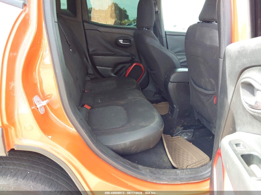 2015 JEEP RENEGADE auction photo 8