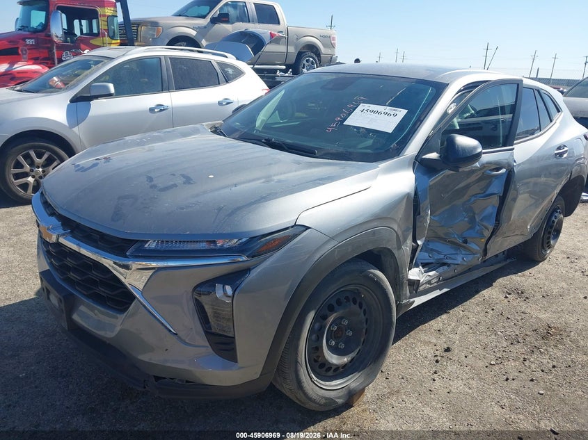 2024 Chevrolet Trax, Left Side, IAAI, VIN KL77LFE24RC014558 — photo 2
