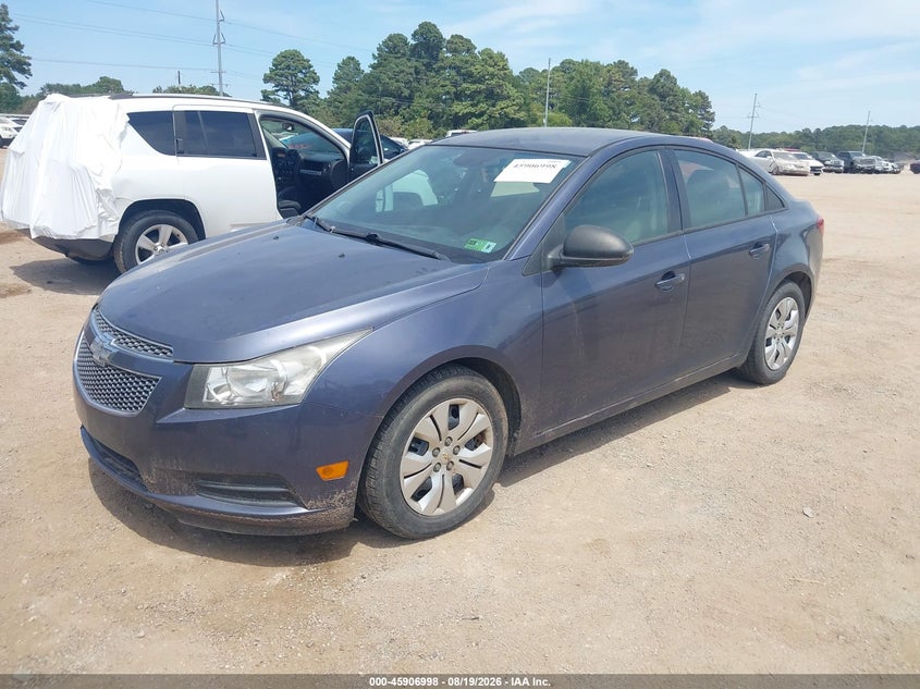 2013 CHEVROLET CRUZE auction photo 2