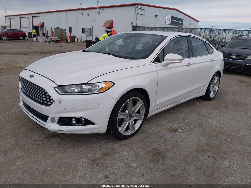 2013 Ford Fusion, Normal Wear & Tear, IAAI, VIN 3FA6P0K93DR267310 — photo 2