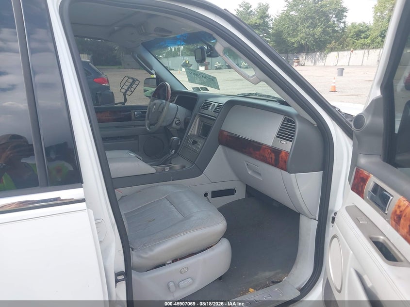 2004 LINCOLN NAVIGATOR auction photo 5