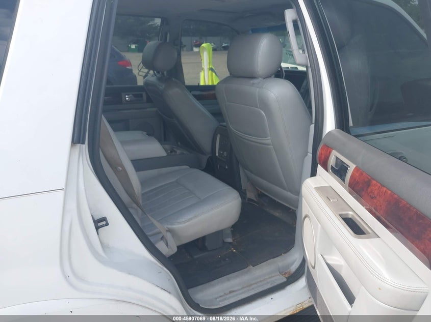 2004 LINCOLN NAVIGATOR auction photo 8
