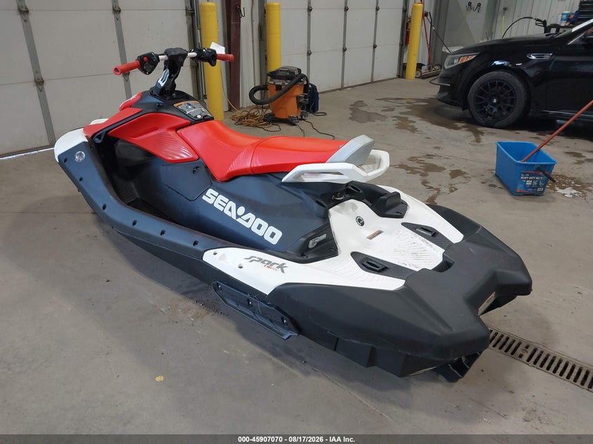 2025 SEA DOO SPARK TRIXX 3UP auction photo 3