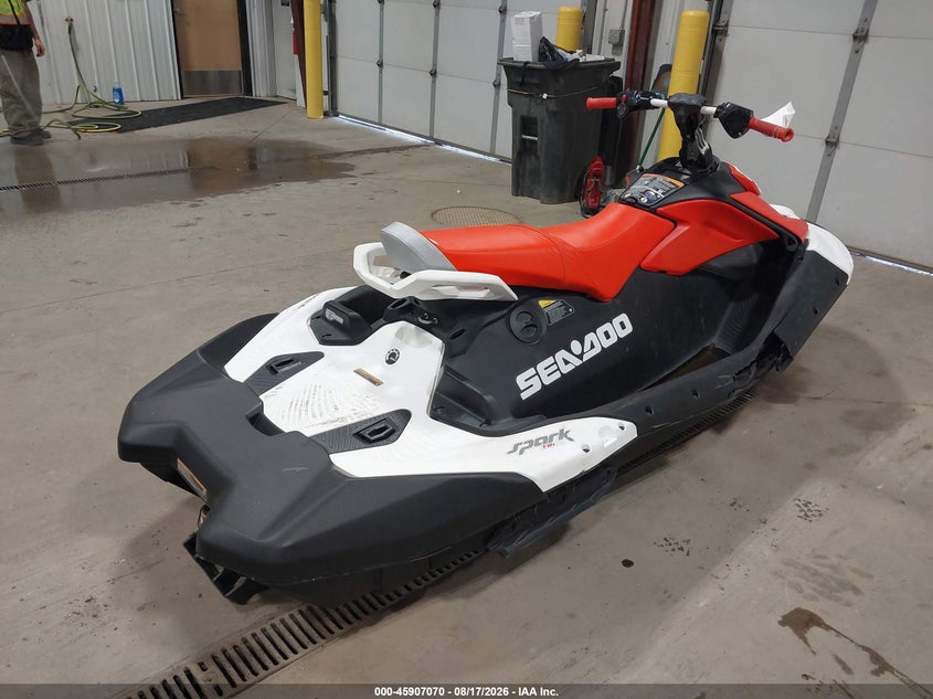 2025 SEA DOO SPARK TRIXX 3UP auction photo 4