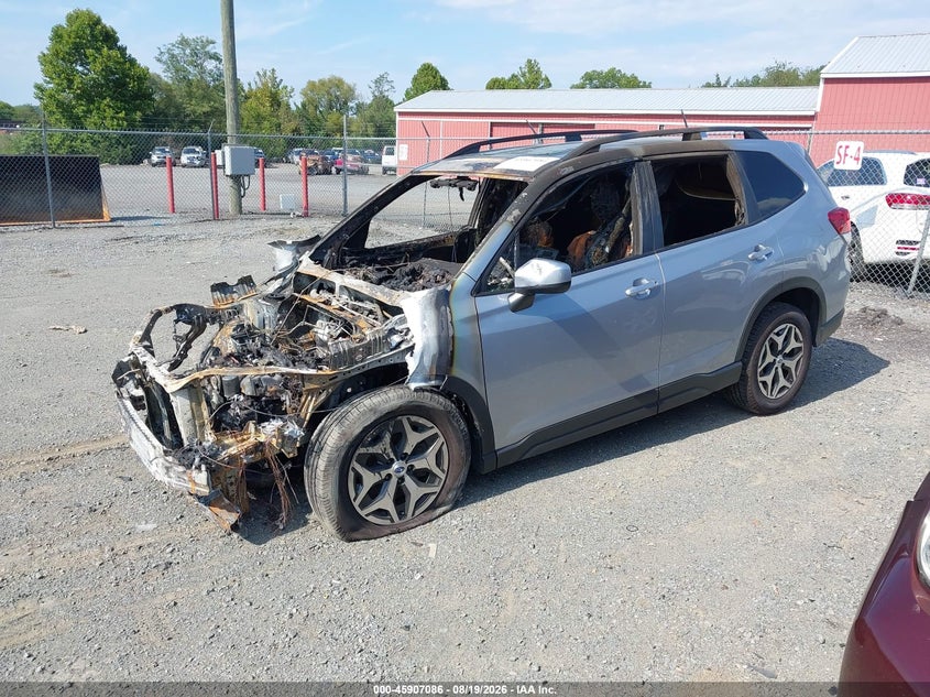 2020 SUBARU FORESTER auction photo 2