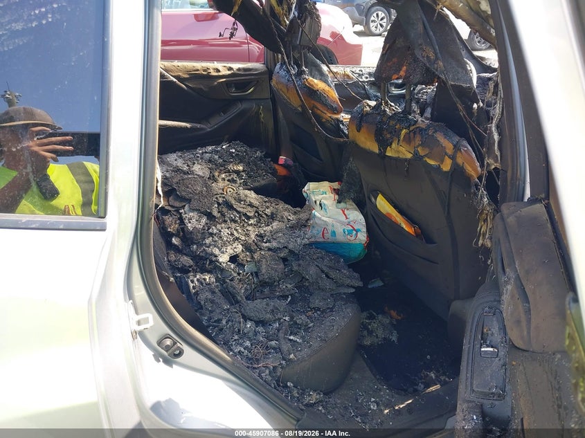 2020 SUBARU FORESTER auction photo 8