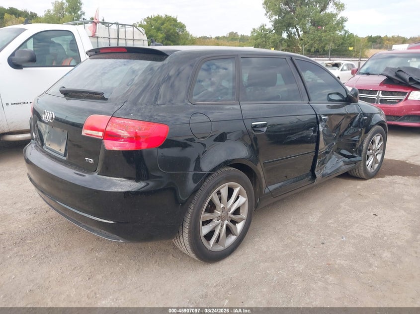 AUDI A3 2011 VIN WAUBJAFM0BA007899
