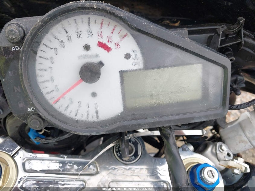 2001 SUZUKI GSX-R750 auction photo 7