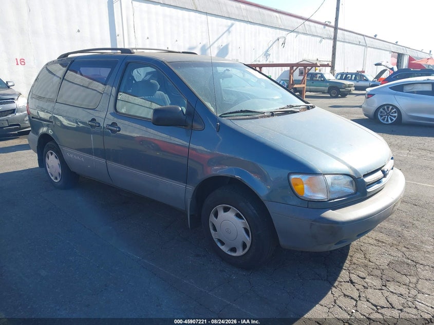 2000 TOYOTA SIENNA auction photo 1