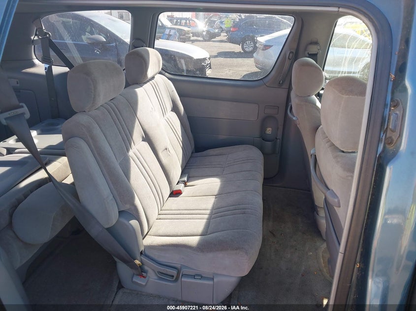 2000 TOYOTA SIENNA auction photo 8