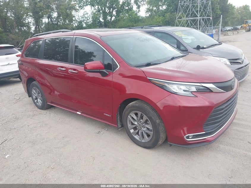 2021 TOYOTA SIENNA auction photo 1