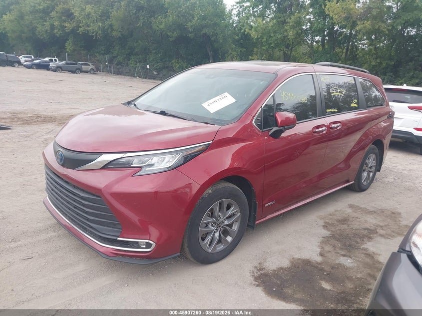 2021 TOYOTA SIENNA auction photo 2