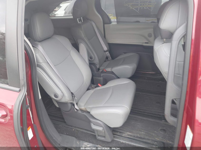2021 TOYOTA SIENNA auction photo 8