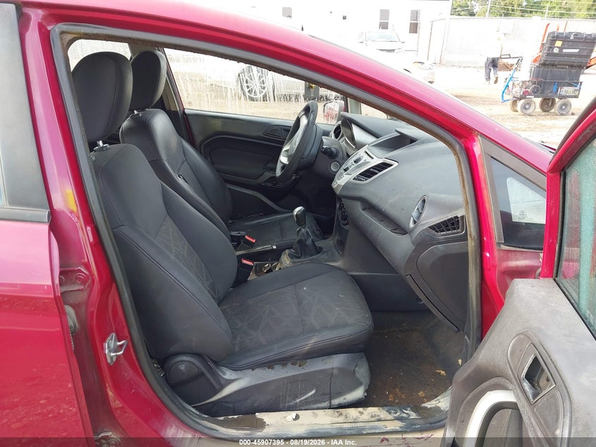 2011 FORD FIESTA — zdjęcie 5