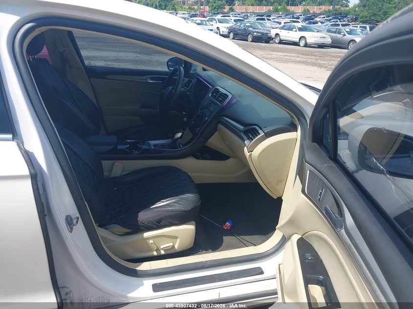 2016 FORD FUSION auction photo 5