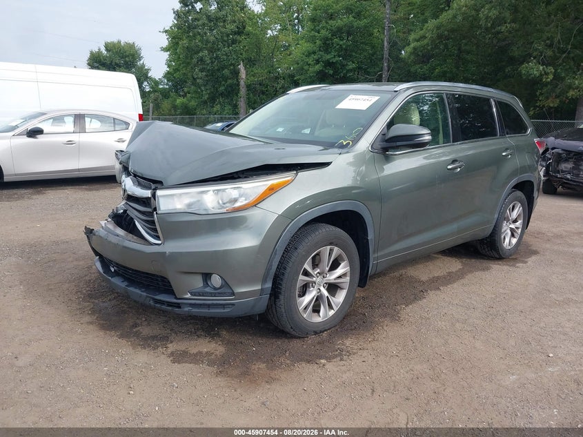 2015 Toyota Highlander, Right Front, IAAI, VIN 5TDJKRFH9FS112317 — photo 2