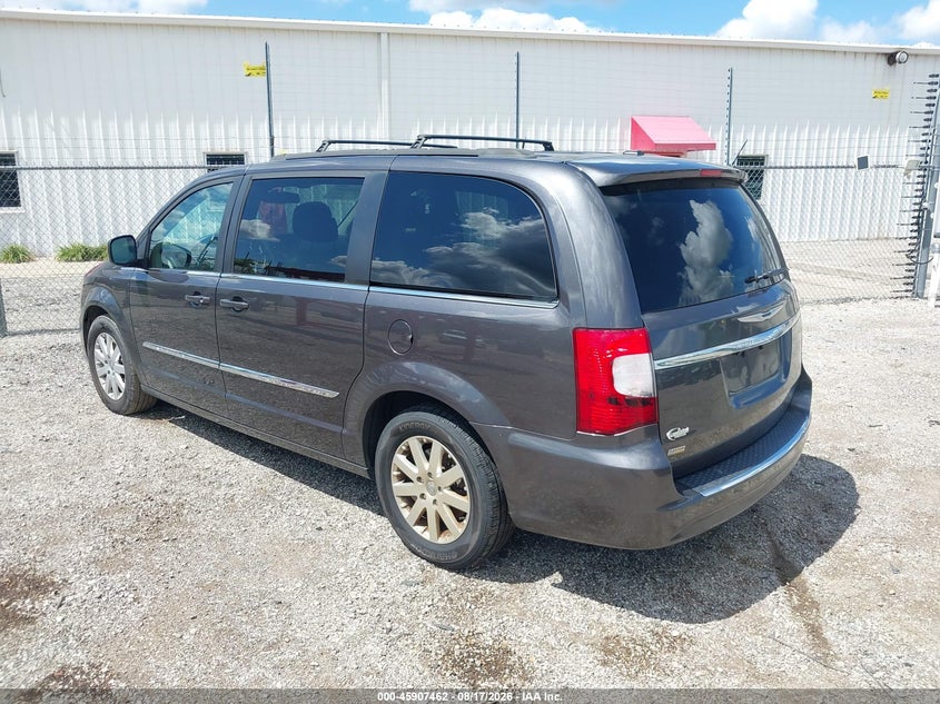 2015 CHRYSLER TOWN & COUNTRY auction photo 3