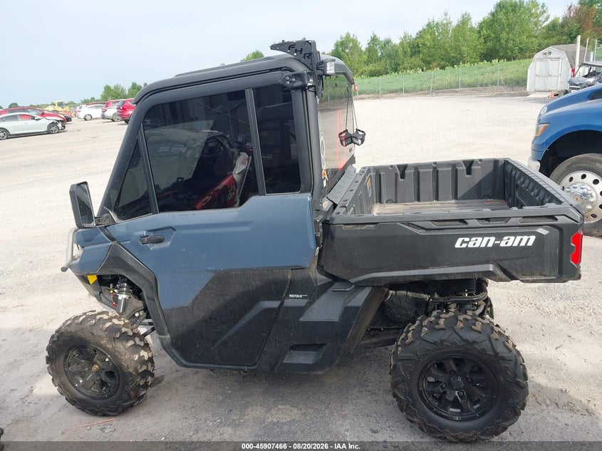 CAN-AM DEFENDER 2025