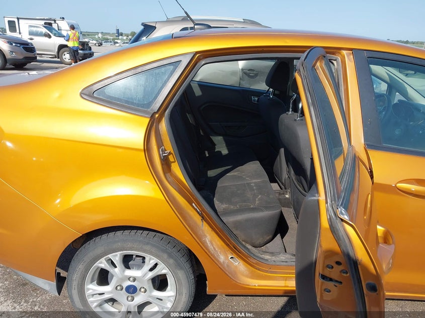 2016 FORD FIESTA SE · Фото 8