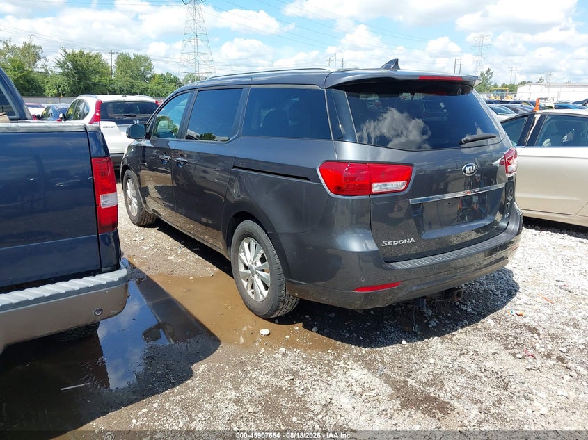 2017 KIA SEDONA auction photo 3