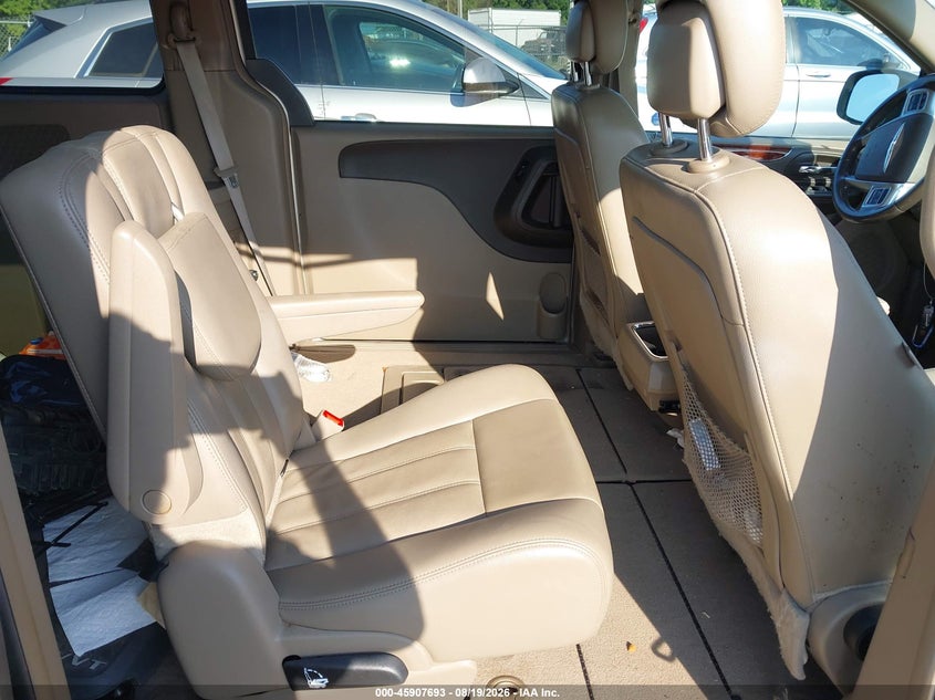 CHRYSLER TOWN & COUNTRY 2013 VIN 2C4RC1BG1DR677620