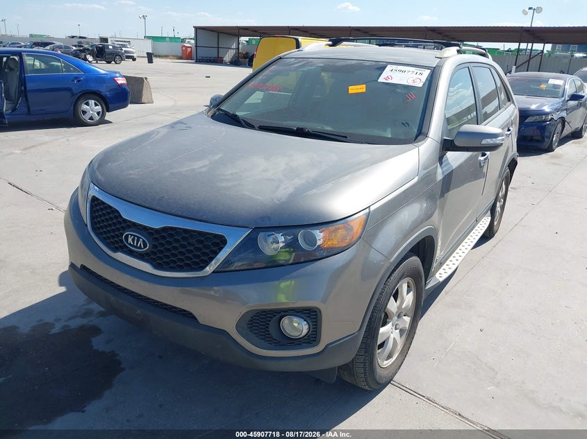 2013 Kia Sorento, Rear, IAAI, VIN 5XYKTCA60DG325395 — photo 2