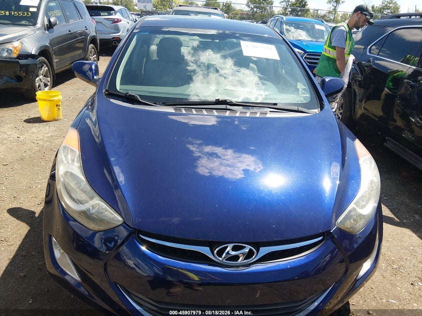 2013 HYUNDAI ELANTRA auction photo 6