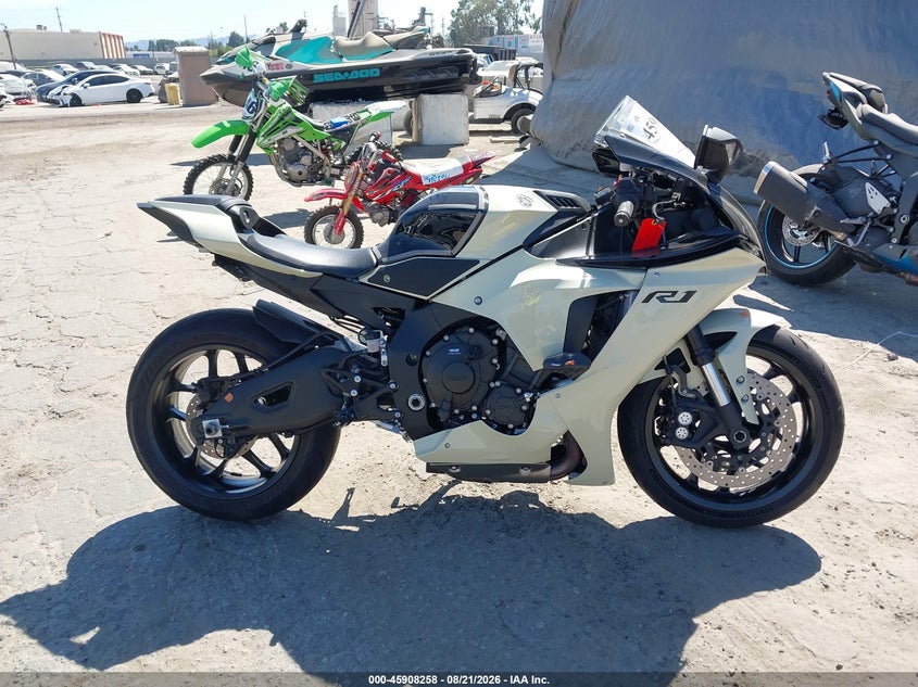 YAMAHA YZFR1 2024
