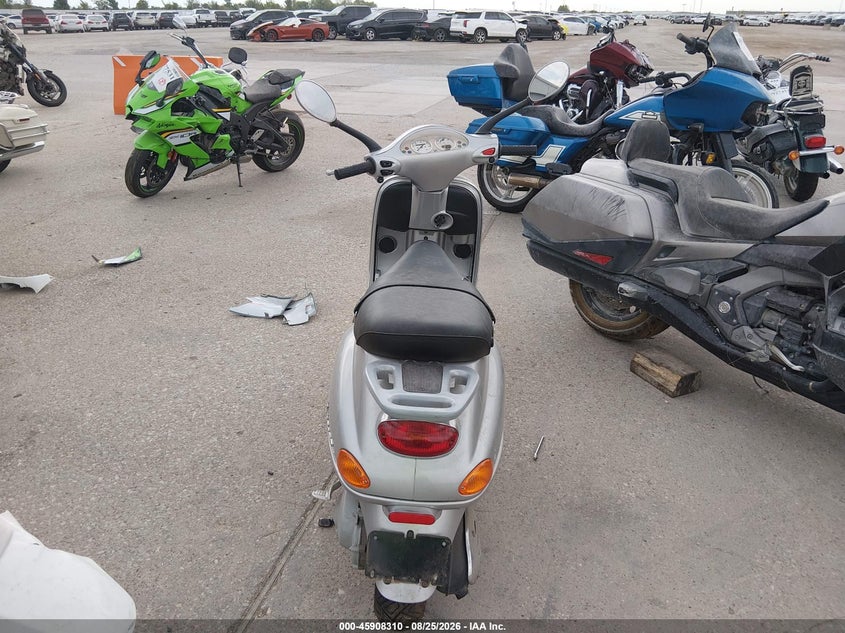 2003 VESPA C161C auction photo 6