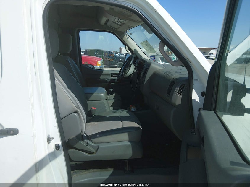 2013 NISSAN NV CARGO NV2500 HD auction photo 5