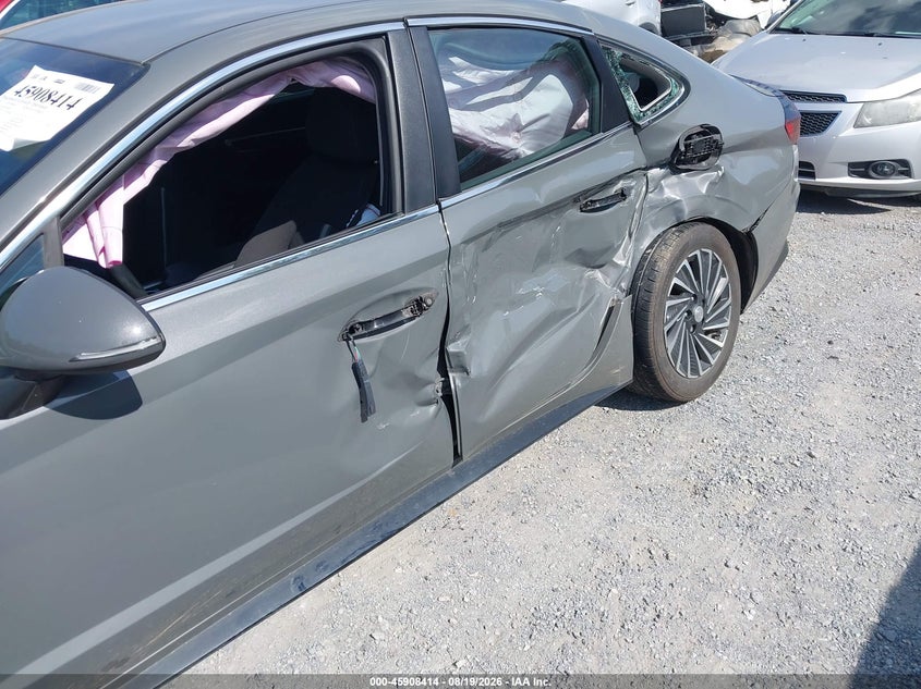 2023 HYUNDAI SONATA HYBRID auction photo 6