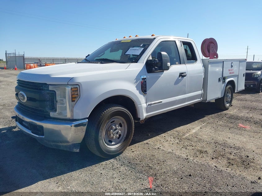FORD F-350 CHASSIS 2019 VIN 1FD7X3ET0KEF23230