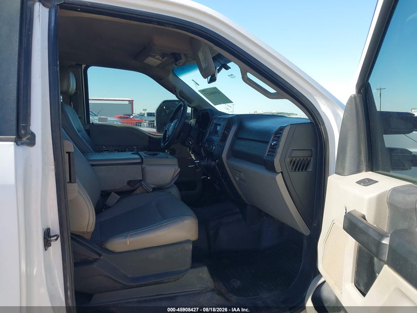 FORD F-350 CHASSIS 2019 VIN 1FD7X3ET0KEF23230