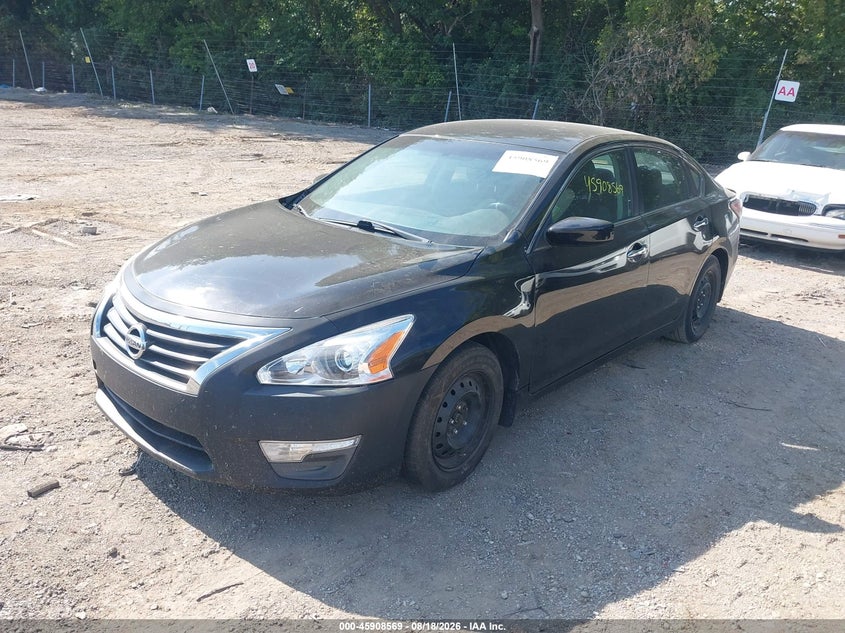 2015 Nissan Altima, Normal Wear & Tear, IAAI, VIN 1N4AL3AP9FC113340 — photo 2