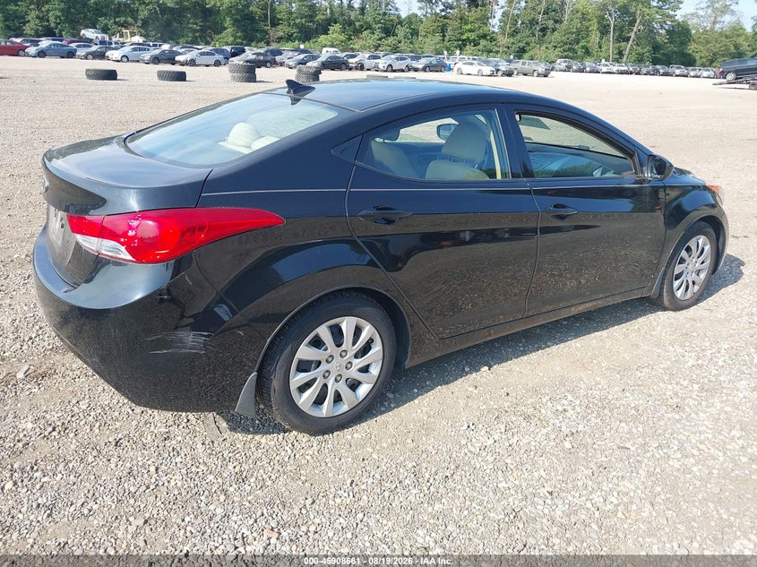 2013 HYUNDAI ELANTRA auction photo 4