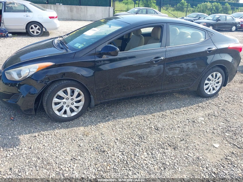 2013 HYUNDAI ELANTRA auction photo 6