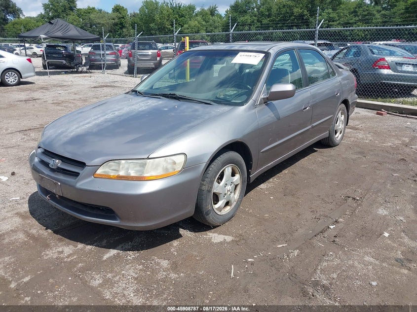 2000 Honda Accord, Обычный износ, IAAI, VIN 1HGCG5652YA049250 — фото 2