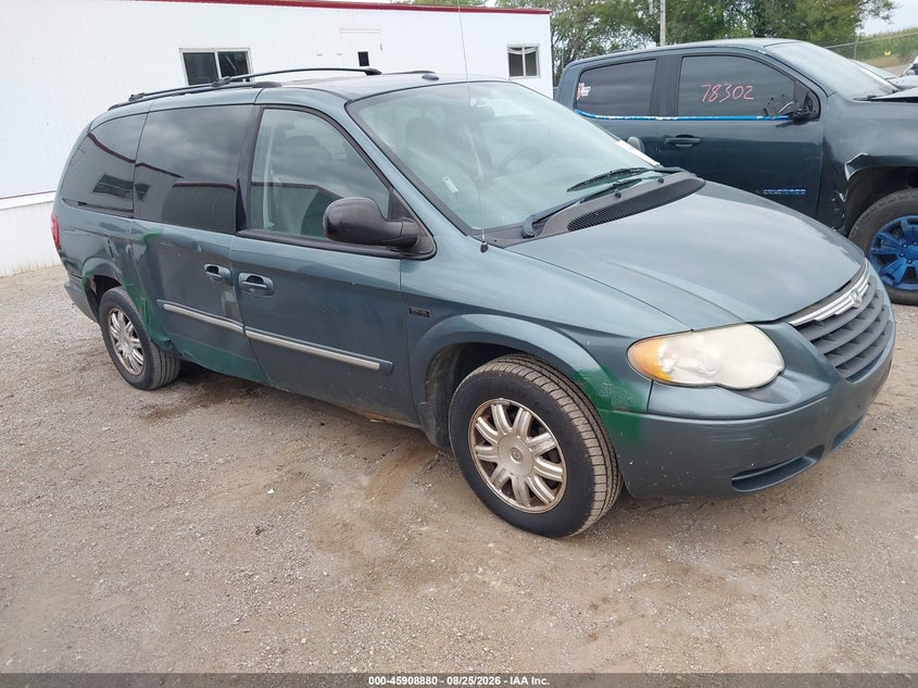2007 CHRYSLER TOWN & COUNTRY — zdjęcie z aukcji