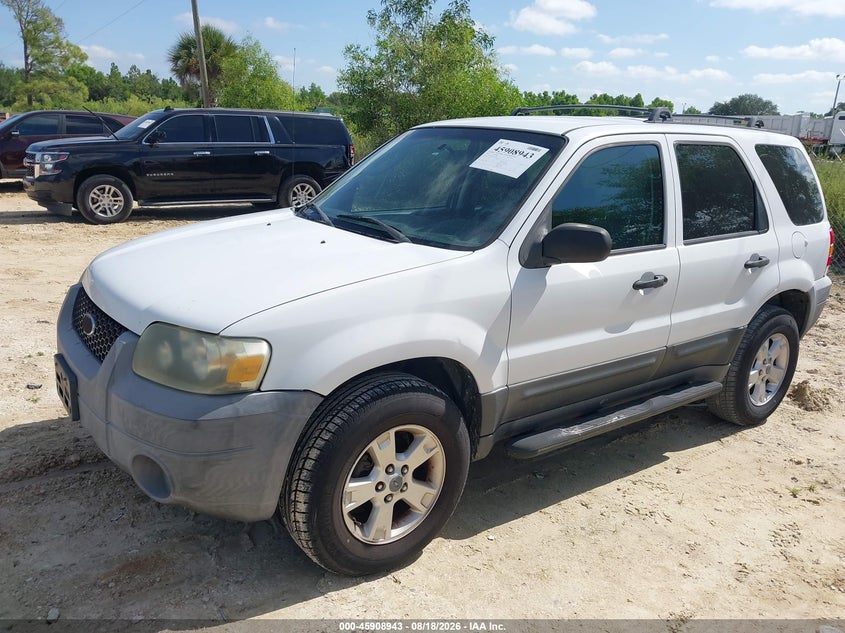 2005 Ford Escape, Normal Wear & Tear, IAAI, VIN 1FMYU03165KA36780 — photo 2