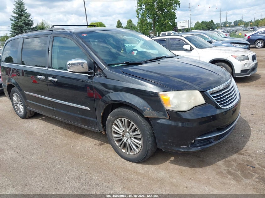 2013 CHRYSLER TOWN & COUNTRY auction photo 1