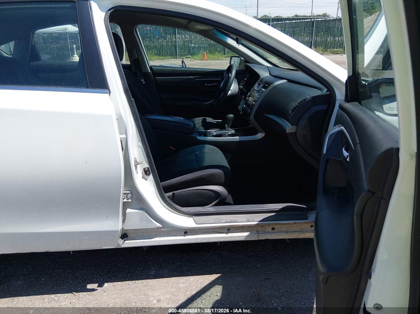 2015 NISSAN ALTIMA auction photo 5