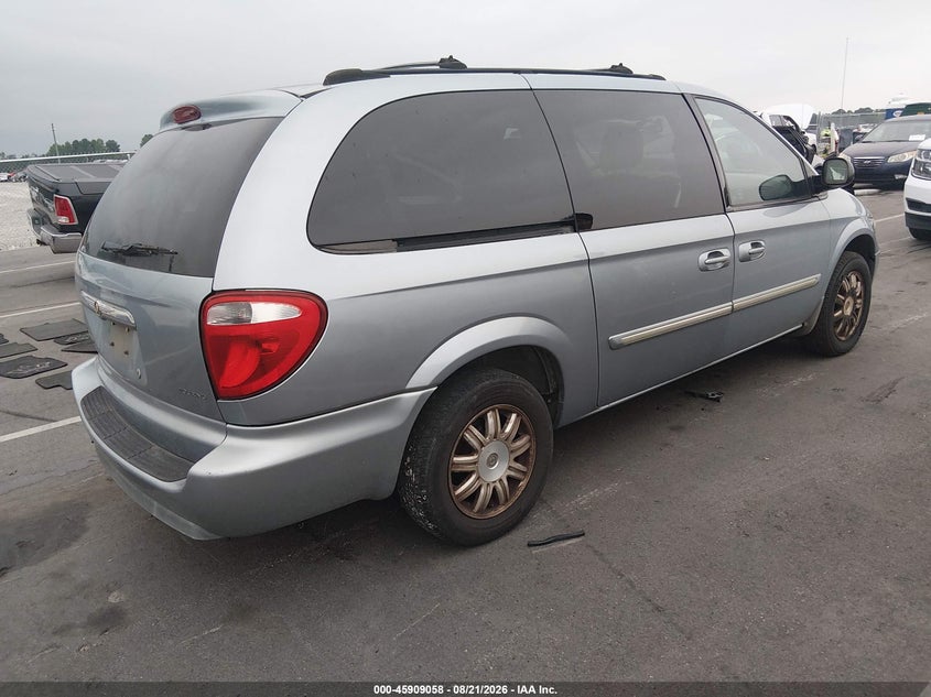 2006 CHRYSLER TOWN & COUNTRY auction photo 4