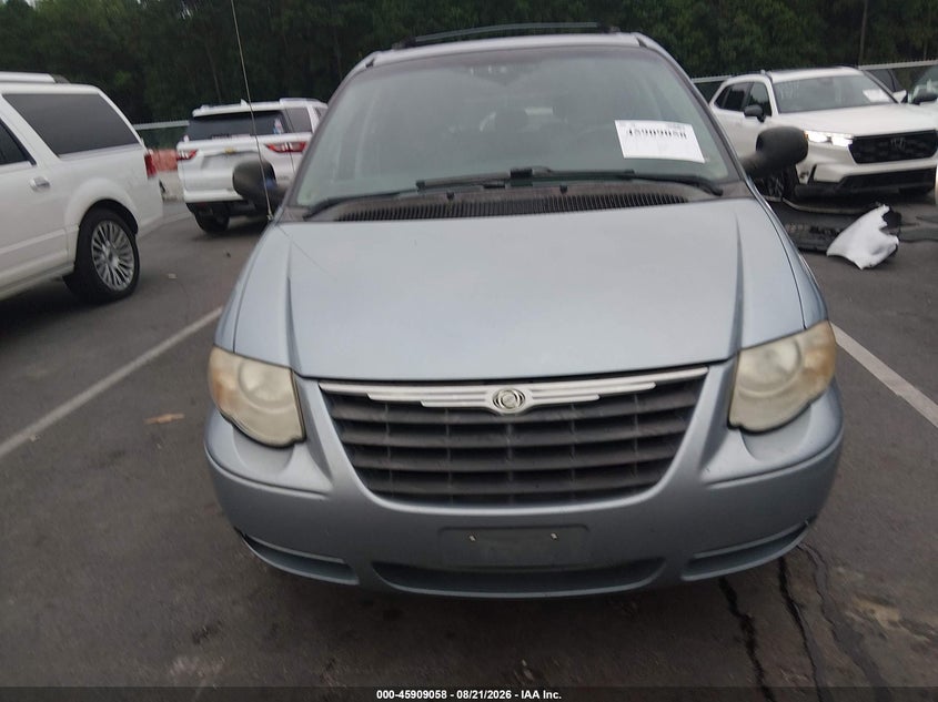 2006 CHRYSLER TOWN & COUNTRY auction photo 6