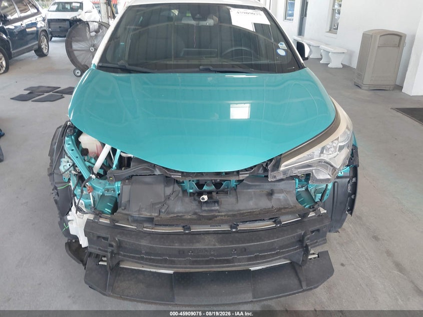 TOYOTA C-HR - zdjęcie 13