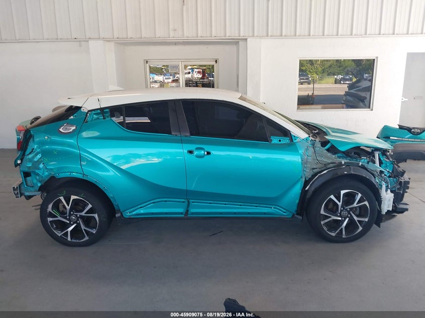 TOYOTA C-HR - zdjęcie 14